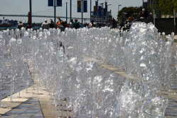 Renaissance Center Park Play Fountain for children